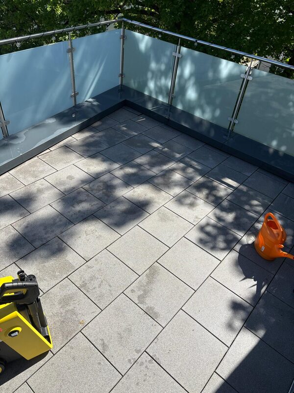Frisch gereinigte Dachterrasse